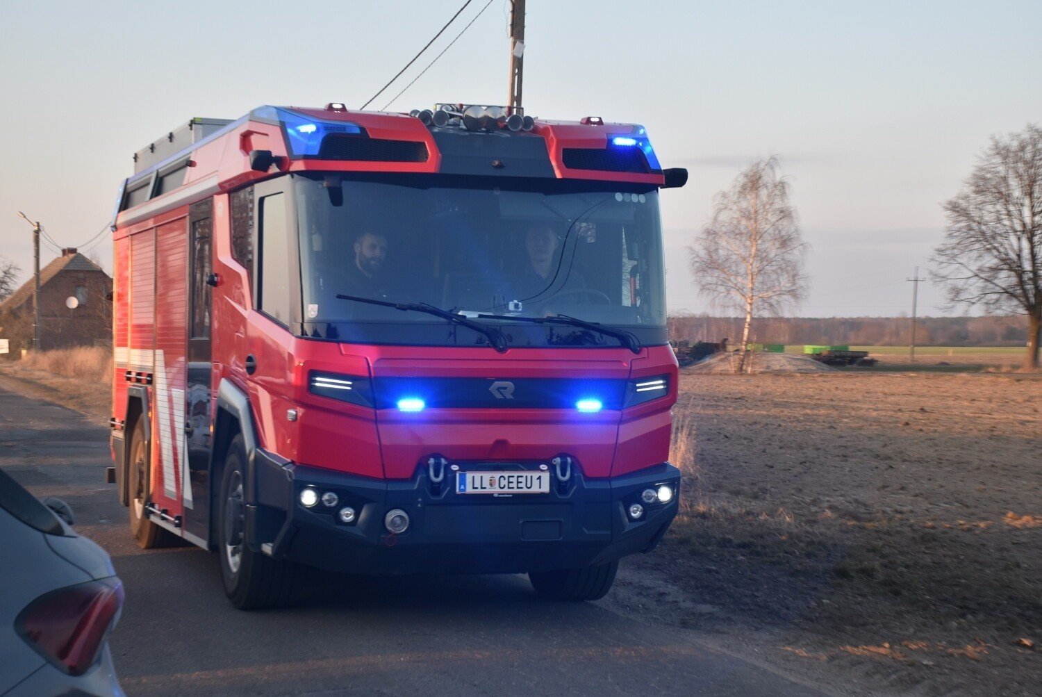 Do Strzyżewa Smykowego przyjechał pierwszy w Polsce elektryczny wóz  pożarniczy. Jego cena zwala z nóg! | Głos Wielkopolski