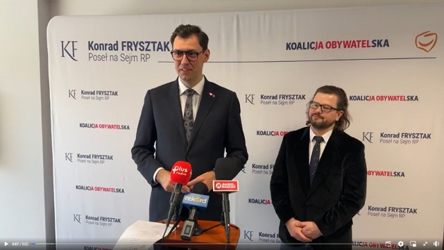 Poseł Konrad Frysztak (z prawej) ogłosił na konferencji prasowej powrót Delegatury Agencji Bezpieczeństwa Wewnętrznego do Radomia. Obok – Jerzy Zawodnik.