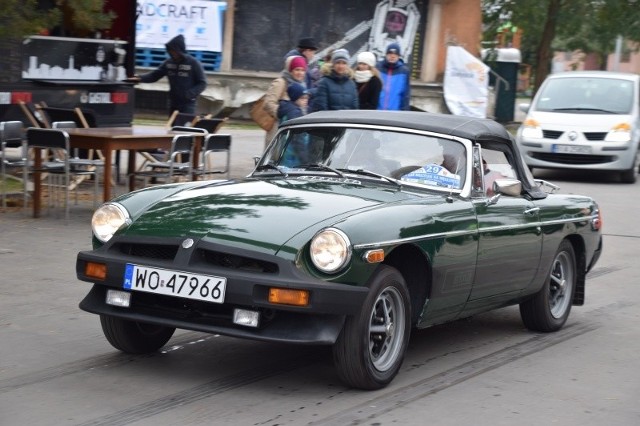 Z okazji 10-lecia Muzeum na Węglowej w sobotę i niedzielę odbywa się impreza dla miłośników klasycznej motoryzacji. W sobotę do godziny 13 trwał rajd nawigacyjny ulicami Białegostoku. Na później zaplanowane są próby sprawnościowe dla klasyków (troleje, talerz Stewarta) oraz pokazy wyklejania pojazdów. W niedzielę kolejne atrakcje (między godzinami 10 - 15).Bądź na bieżąco. Wspolczesna.pl to aktualne informacje z całego woj. podlaskiego i części woj. warmińsko-mazurskiego. Jesteśmy na Facebooku:Gazeta Współczesna