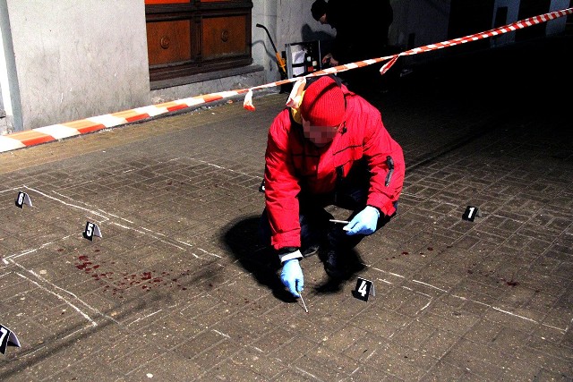 Ciało 21-letniego mężczyzny znaleziono na rynku w Łęczycy (zdj. archiwalne)