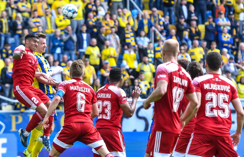 Fortuna 1. Liga. Porażka Arki Gdynia z Miedzią Legnica. Żółto-niebiescy zawiedli w starciu z liderem tabeli