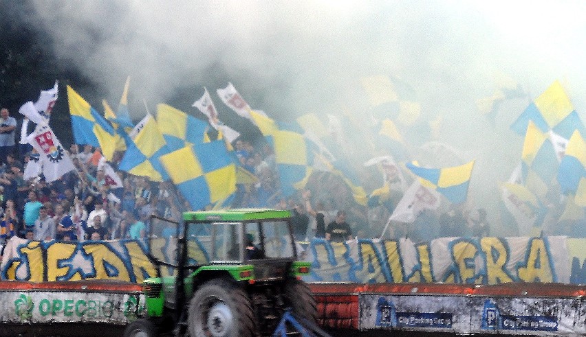 Kibice MRGARDEN GKM w tym sektorze stadionu w Grudziądzu...