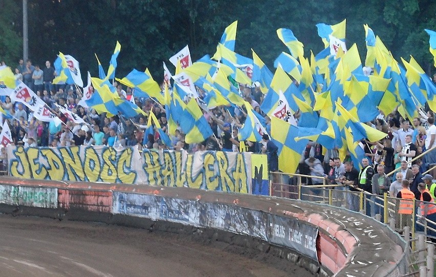 Ten sektor na stadionie zawsze ma ciekawą i efektowną oprawę...