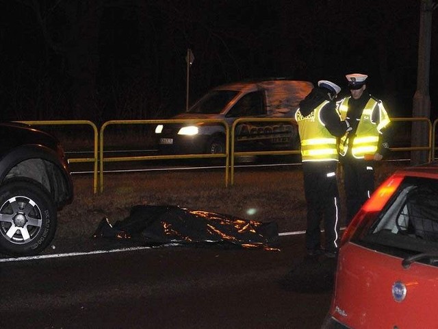 W wypadku na Fordońskiej zginęła jedna osoba. Policjanci wyjaśniają okoliczności zdarzenia.