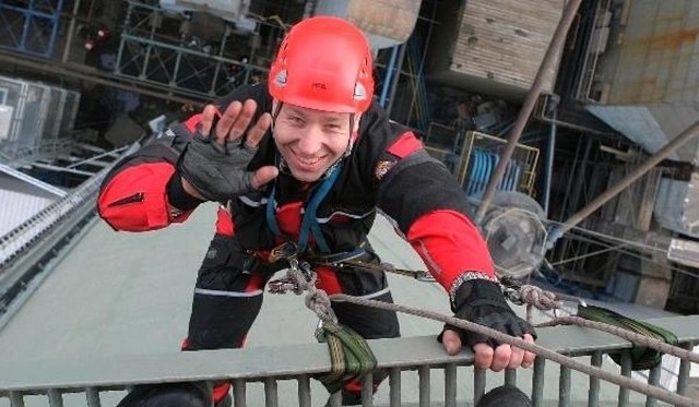 Pan Mateusz 11 lat pomagał ludziom, służąc w straży. Teraz sam potrzebuje pomocy