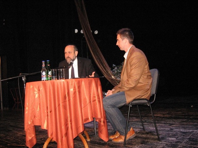 -Jest możliwe porozumienie między naszą religią i chrześcijaństwem - mówił Micheal Schudrich(z lewej). Z prawej Jakub Mitek