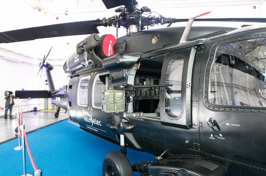 Black Hawk 300 kabina wyprodukowana przez PZL Mielec.
