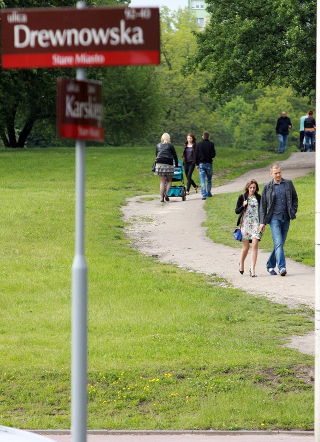 Łodzianie chcą, aby teren między Drewnowską a Lutomierską zamienił się w park, a nie w szeroką jezdnię