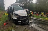 Dramatyczny wypadek z udziałem autobusu i ciężarówki w powiecie drawskim. 18 osób zostało poszkodowanych. Trwa ustalanie przyczyn