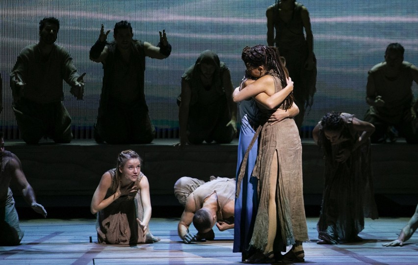 Teatr Muzyczny Roma - Aida - "Taniec sukni".  W tytułowej...