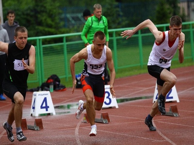 Na stadionie Opolskich Olimpijczyków, w dwudniowych zamaganiach rywalizują juniorzy i młodzieżowcy