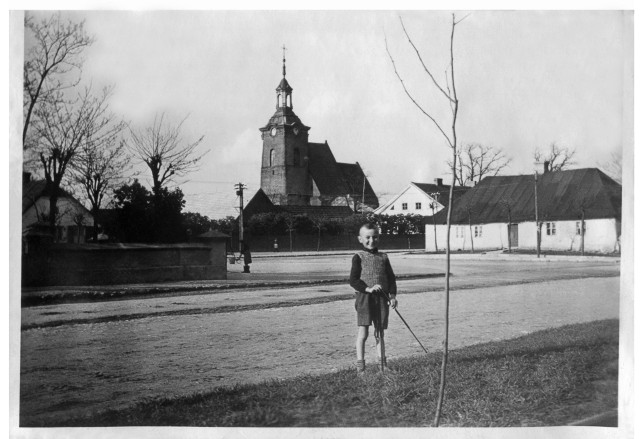 Prezes MWiK Stanisław Drzewiecki „uwolnił” stare fotografie ze swych rodzinnych stron, by zabrać wszystkich w uniwersalną podróż do korzeni