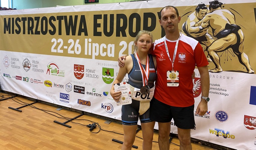 Gabriela Kowalska z trenerem Karolem Kucharczykiem.