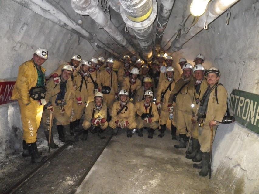 Siatkarze Jastrzębskiego Węgla zwiedzili kopalnię Borynia. Zjechali 838 m pod ziemię!