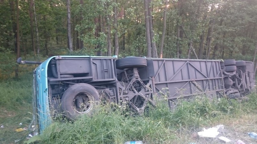 Wypadek autokaru z dziećmi w Romanowie
