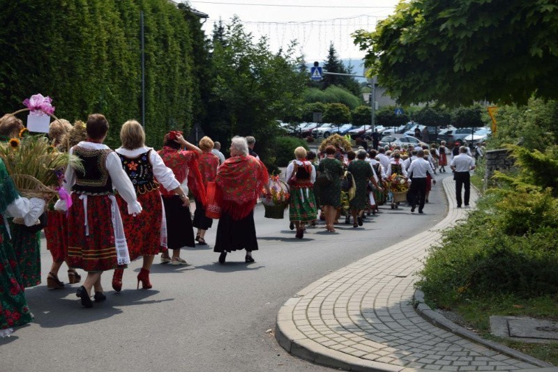 Bolechowice gościły gospodarzy z całej gminy. Podzielili dożynkowy chleb