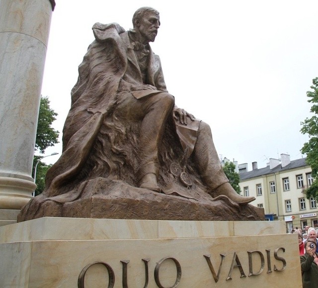 Czy pan na pomniku nazywa się Quo Vadis?