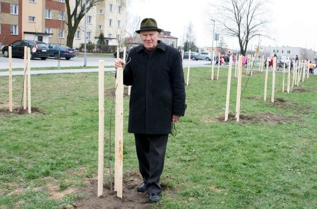 - Kolejna akcja sadzenia drzewek na Ustroniu jest zaplanowana na czwartek 18 kwietnia&#8211; mówi Edward Śpiewak, inicjator nasadzeń.