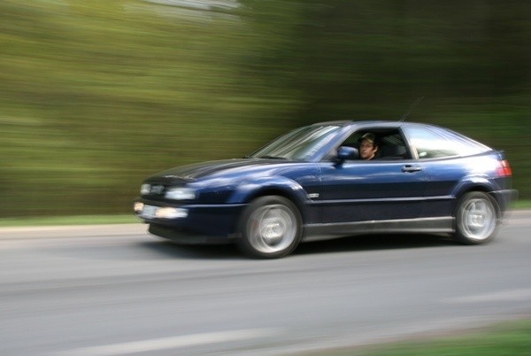 17 procent polskich kierowców deklaruje, że zawsze przekracza dozwolona prędkość.
