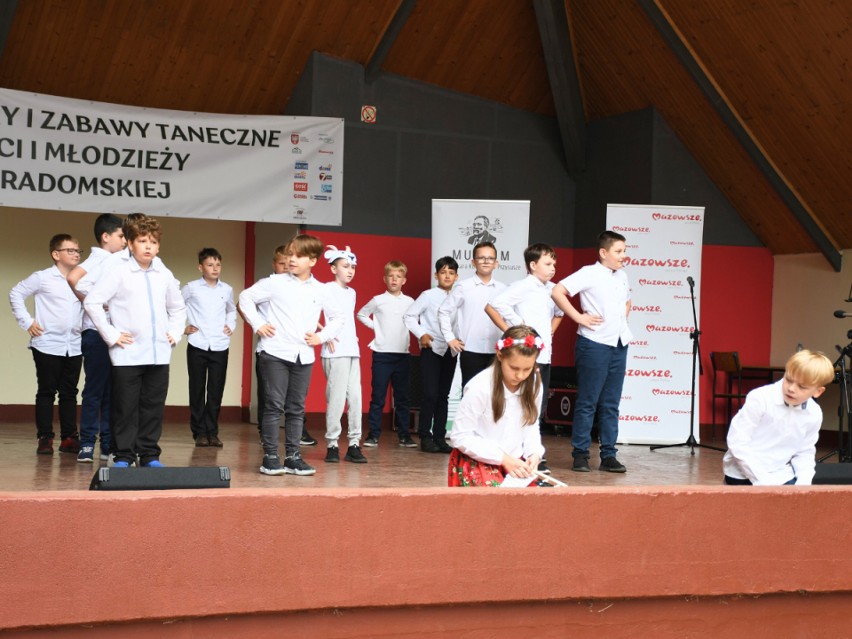 Przegląd "Tradycyjne gry i zabawy taneczne dla dzieci i młodzieży" w Przysusze. Zobacz zdjęcia