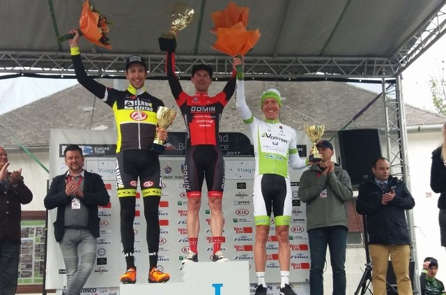 Adam Stachowiak (z prawej) na trzecim stopniu podium podczas wyścigu Grand Prix Węgier to bardzo dobry wynik.