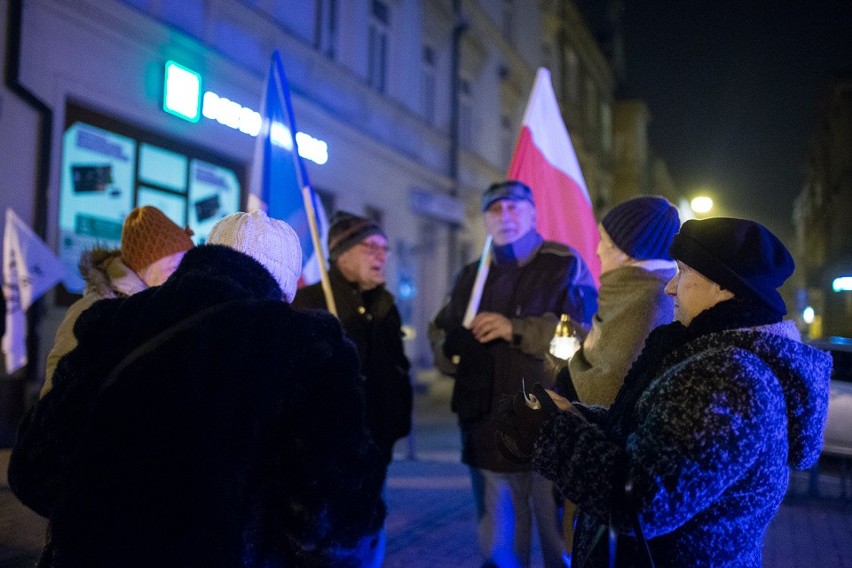 Tarnów. Protest w obronie wolnych mediów [ZDJĘCIA]