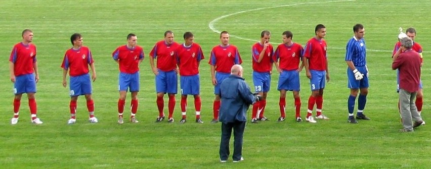 Bezbramkowym remisem zakonczyly sie III-ligowe derby regionu...