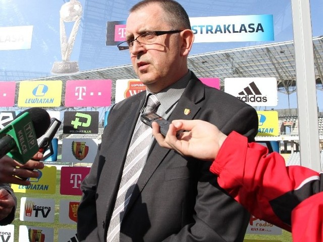 Nowy prezes Korony Marek Paprocki, zapowiada surowe kary wobec winnych wydarzeń podczas meczu Korony z Pogonią. 