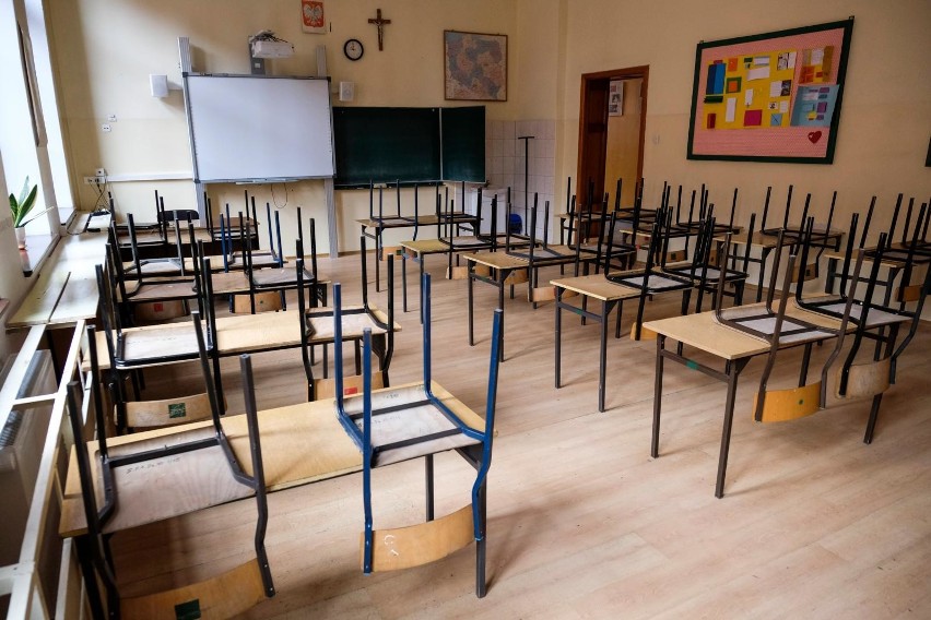 Uczniowie SP nr 15 w Rudzie Śląskiej nie wrócą do szkoły planowo. Wszyscy nauczyciele zostali objęci kwarantanną 
