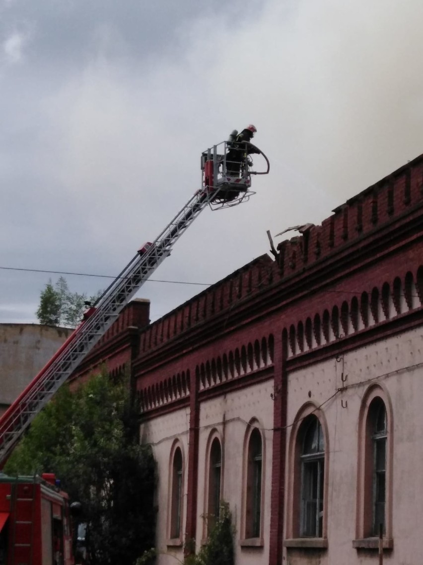 Pożar opuszczonej hali Frotex w Prudniku