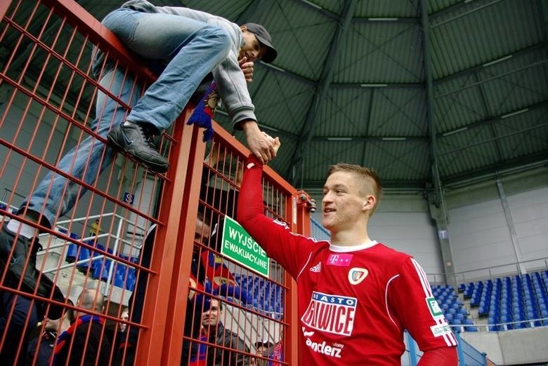 Radosław Murawski kiedyś ofiarował koszulkę Kubie Kamizeli. Piłkarz Denizlispor nie zapomniał o młodym zawodniku [ZDJĘCIA]