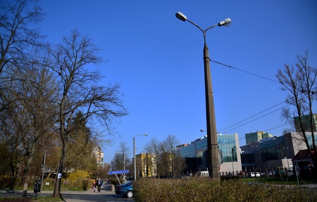 Ulica Głęboka to jedno z tych miejsc, w których zdaniem Forum Rozwoju Lublina powinno się pojawić nowe oświetlenie, takie, które doświetlałoby nie tylko ulicę, ale także chodniki