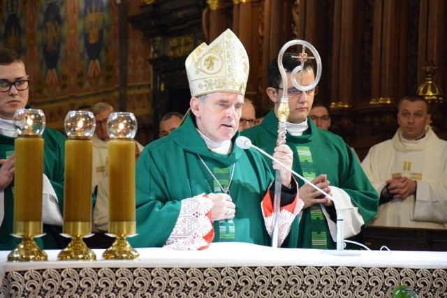 Biskup sandomierski Krzysztof Nitkiewicz wystosował apel o pomoc modlitewną i materialną dla ofiar trzęsienia ziemi w Turcji i Syrii.