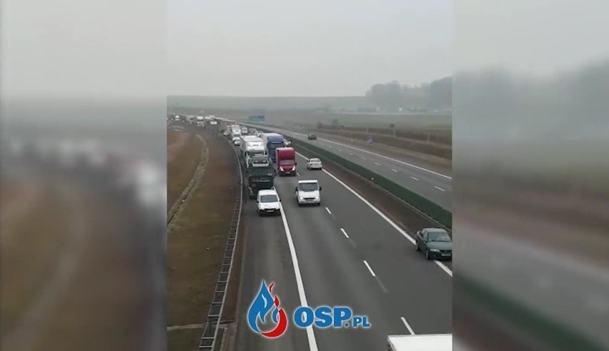 Korytarz życia po polsku. Kierowcy jechali autostradą A4 pod prąd po wypadku pod Strzelcami Opolskimi [ZDJĘCIA, WIDEO +18]