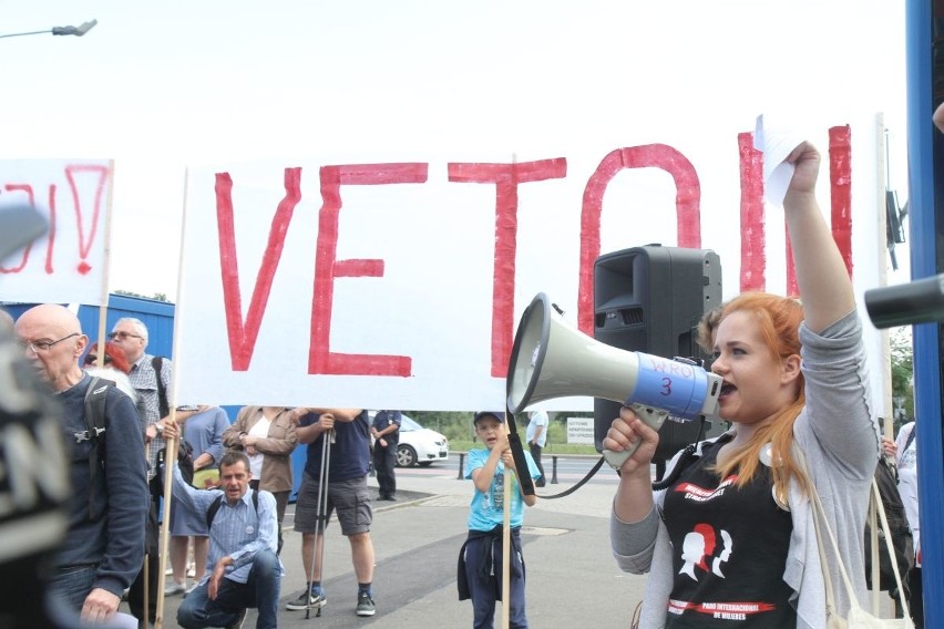 Pikieta pod siedzibą PiS we Wrocławiu