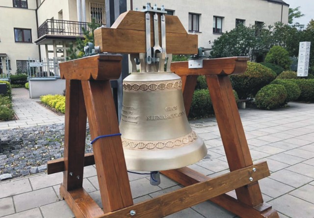 Dzwon "Głos Nienarodzonych" wyruszył w swoją pierwszą podróż po Polsce, do parafii pw. św. Stanisława Kostki w Warszawie.