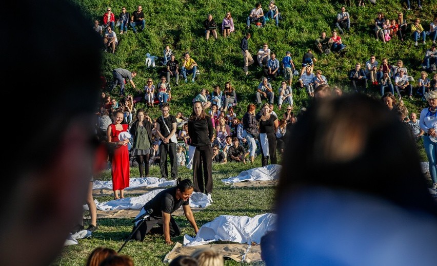 Międzynarodowy Festiwal Teatrów Plenerowych i Ulicznych FETA...