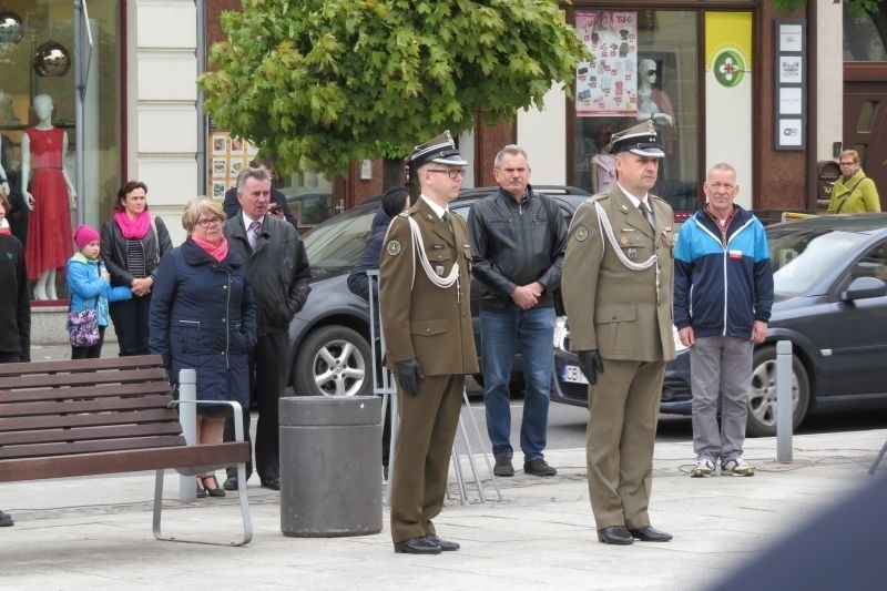 Dzień Flagi w Brodnicy - uroczystość na Dużym Rynku 