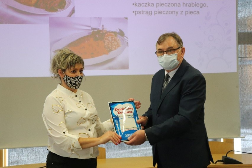 8 podmiotów odebrało dziś certyfikaty "Dziedzictwo Kulinarne...