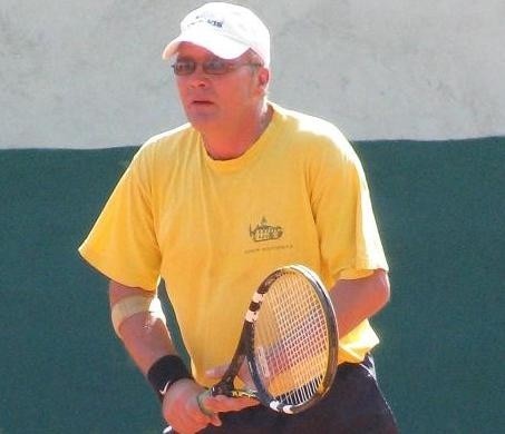 Waldemar Rępa nieoczekiwanie pokonał najlepszego tenisistę w regionie, Jordana Czapskiego.