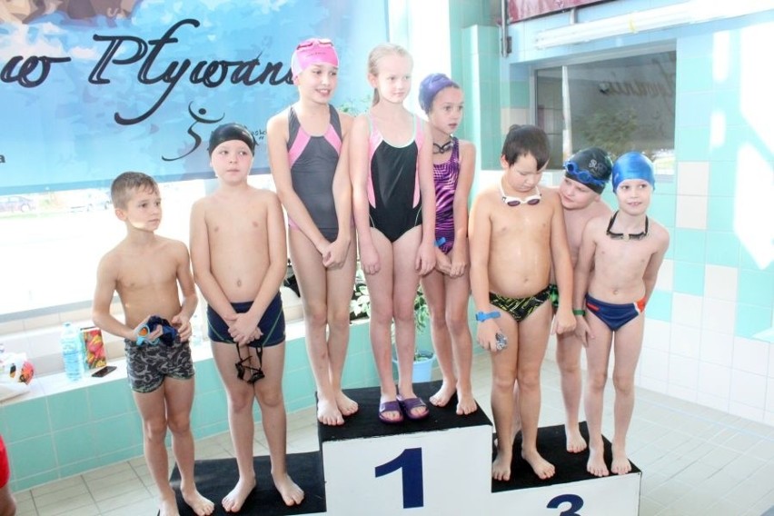 IV Otwarte Mistrzostwa Ostrołęki w Pływaniu. Zobacz zdjęcia i wideo