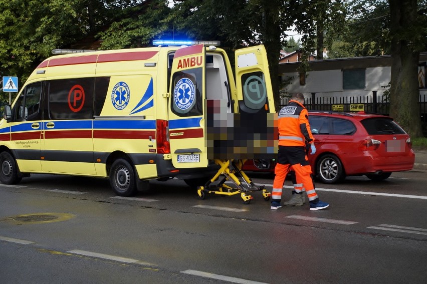 Potrącenie rowerzysty na ulicy Lutosławskiego w Słupsku [ZDJĘCIA]