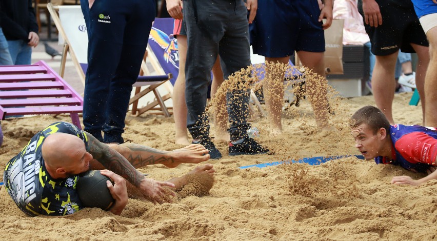 Udany turniej Beach Side Rugby na plaży w Manufakturze. Zdjęcia