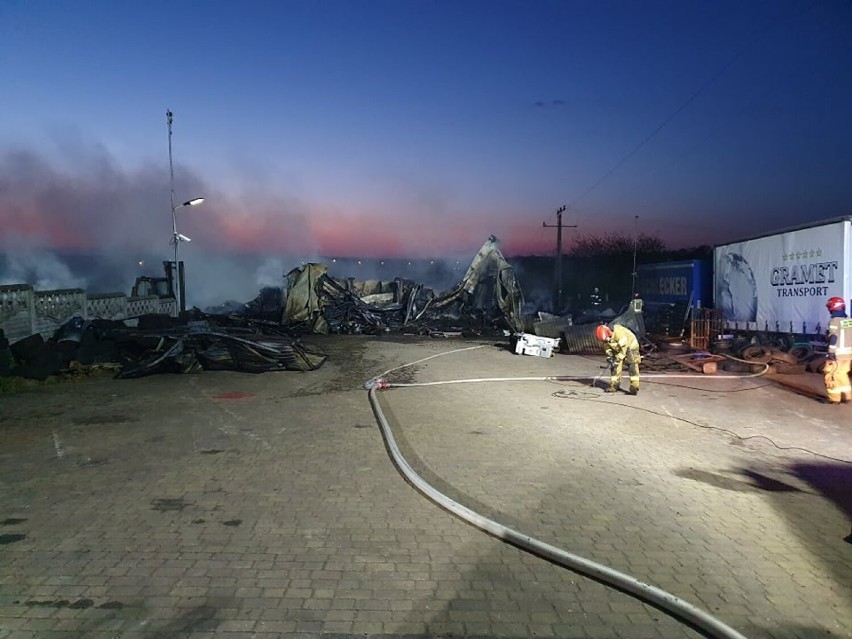 Pożar składowiska opon w Wielowsi pod Międzychodem. 13...