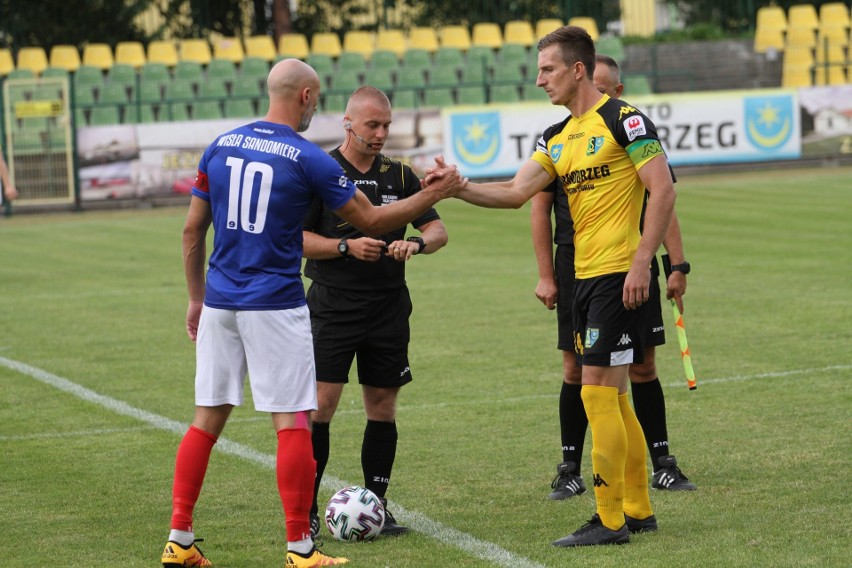 3 liga. Siarka Tarnobrzeg przegrała drugie spotkanie sezonu. W "meczu przyjaźni" tryumfowała Wisła Sandomierz (ZDJĘCIA)