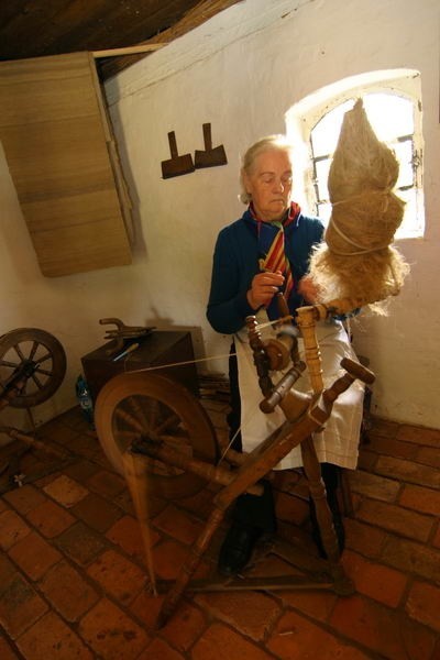 Piknik folklorystyczny "Czarne Wesele" w skansenie w...