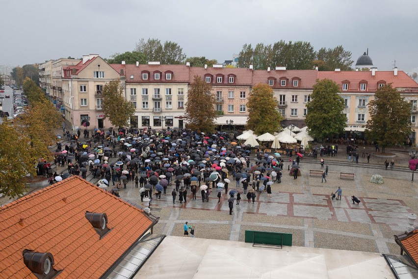 Protest w Białymstoku rozpoczął się o godzinie 15 przy ul....