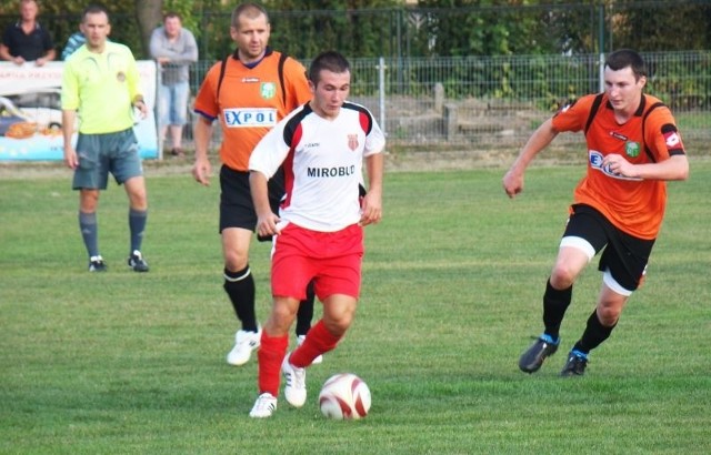 Oskar z trudem pokonał ekipę Legionu Głowaczów. W 79 minucie gola zdobył Jakub Sapieja (z piłką). 