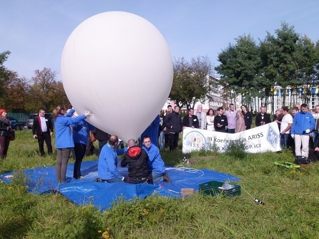 Ostatni start balonu stratosferycznego w Łowiczu miał miejsce w 2013 roku podczas III Ogólnopolskiej Konferencji Uczestników i Sympatyków Programu Edukacyjnego ARISS