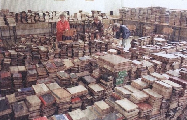 Od poniedziałku w holu Biblioteki Głównej UO będzie czynna wystawa upamiętniająca kataklizm, który zabrał co trzecią książkę.